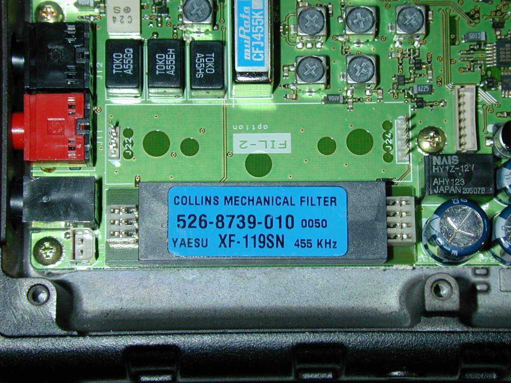 The 2.3KHz YF-122S filter installed.
