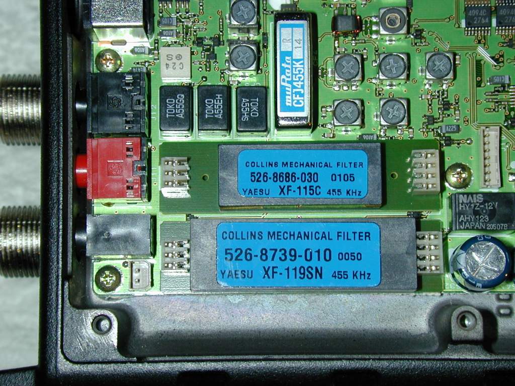 The 500Hz CW filter YF-122C installed.